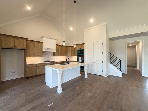5th image of 6481 Clarkson Cir W