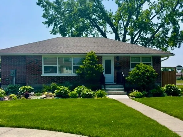 727 Bellaire St, Peterborough, ON K9J 3Y7
