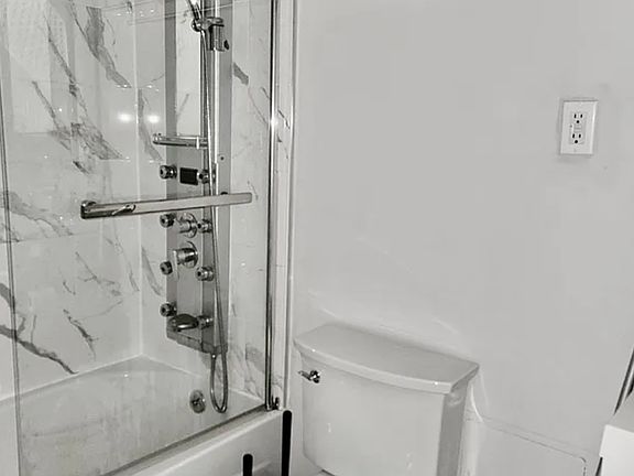 5th image of 445 W 36th St APT 19