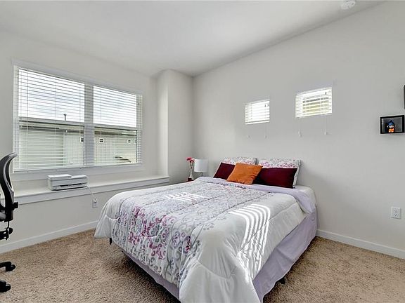 2nd image of 8921 Parker Ranch Cir #B