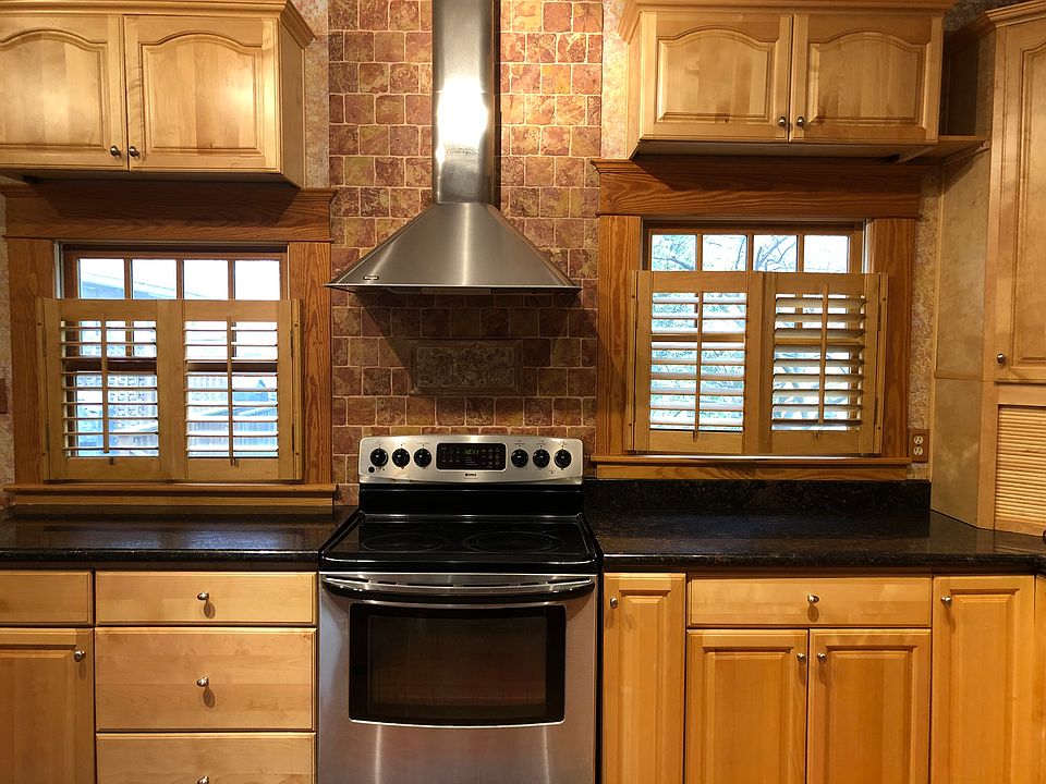 Carrera marble above stove