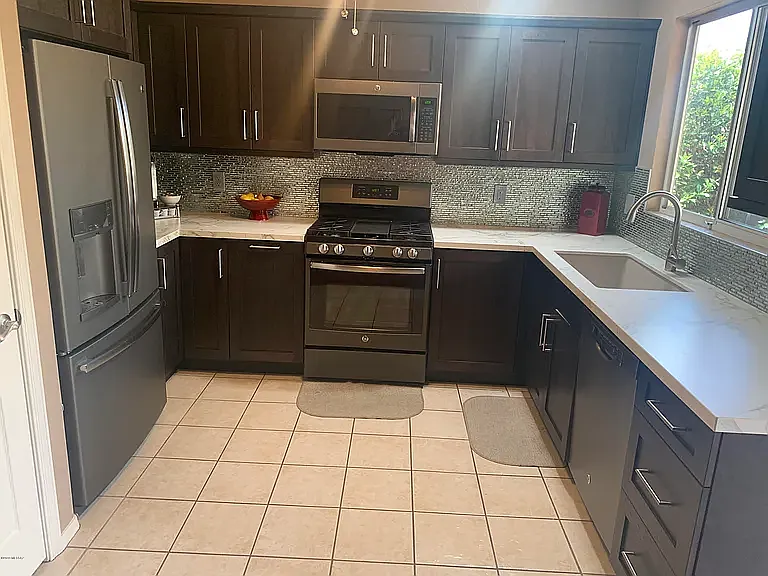 2010 W Cholla Vista Dr — Photo 10