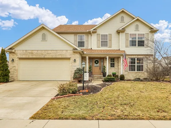 2109 Emerald Dr, Champaign, IL 61822