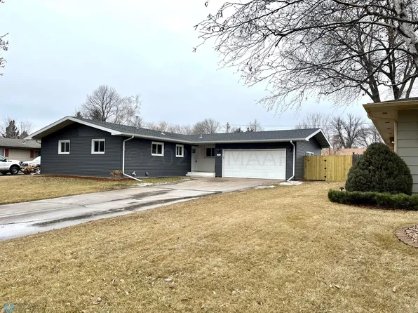 418 Dale Ave, Moorhead, MN 56560