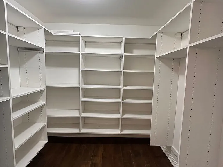 829 E Chestnut St — Photo 14