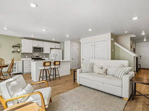 3767 S Gold Bank Dr W, Magna, UT 84044