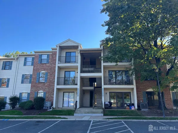 37 Fisher Drive, Franklin, NJ 08823