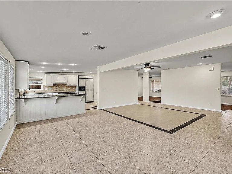 3645 Forestcrest Dr — Photo 8