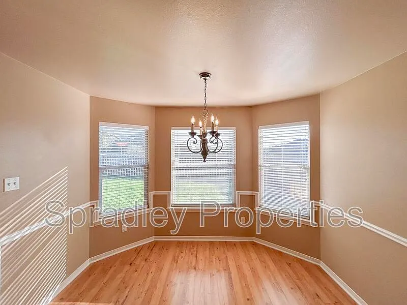 3 bed, 2.0 bath, 1516 sqft, $1,725 — Photo 4