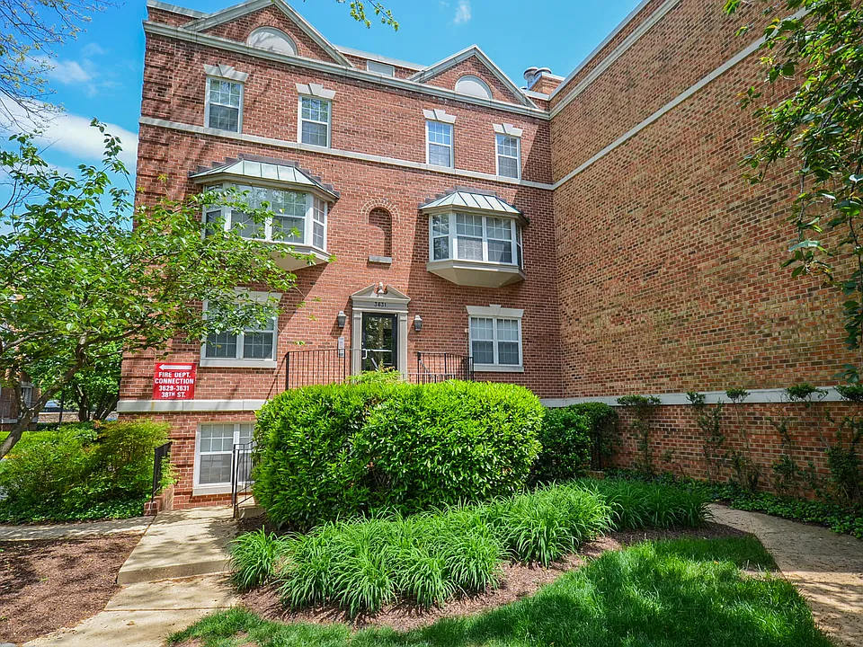 3631 38th St NW #102