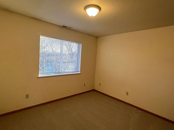 5th image of 2401 Daws Dr APT B