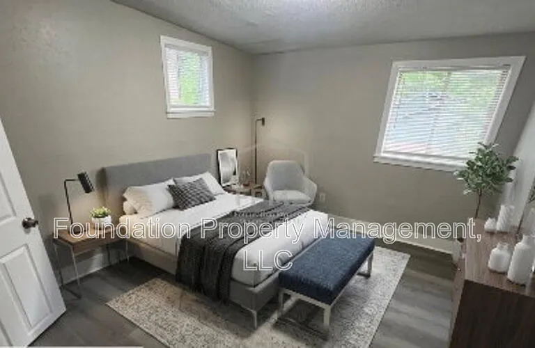 790 S Pkwy E — Photo 18