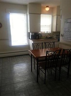 3rd image of 88 Oakwood Ave