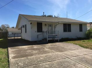 8 Crest Cir, Pt Neches, TX 77651