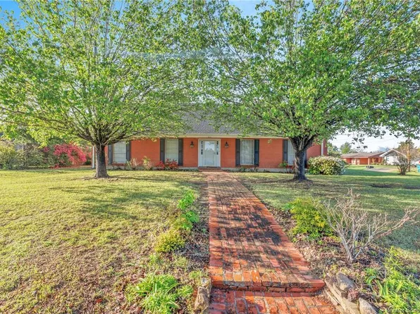 311 Marilyn Dr, Sulphur, LA 70663