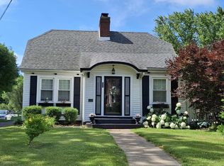 244 W Chestnut St, Canton, IL 61520