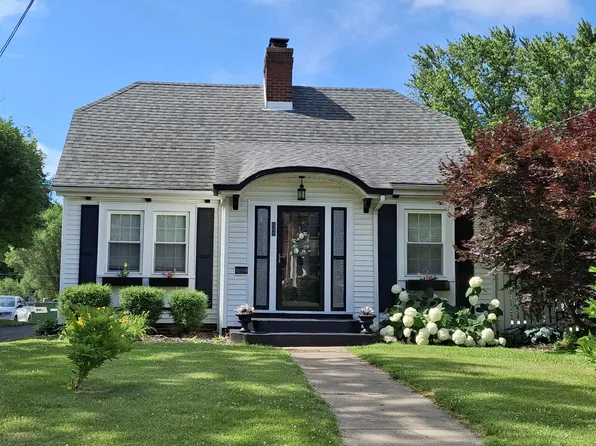 244 W Chestnut St, Canton, IL 61520