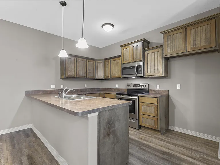 101 W Capps St #C — Photo 7