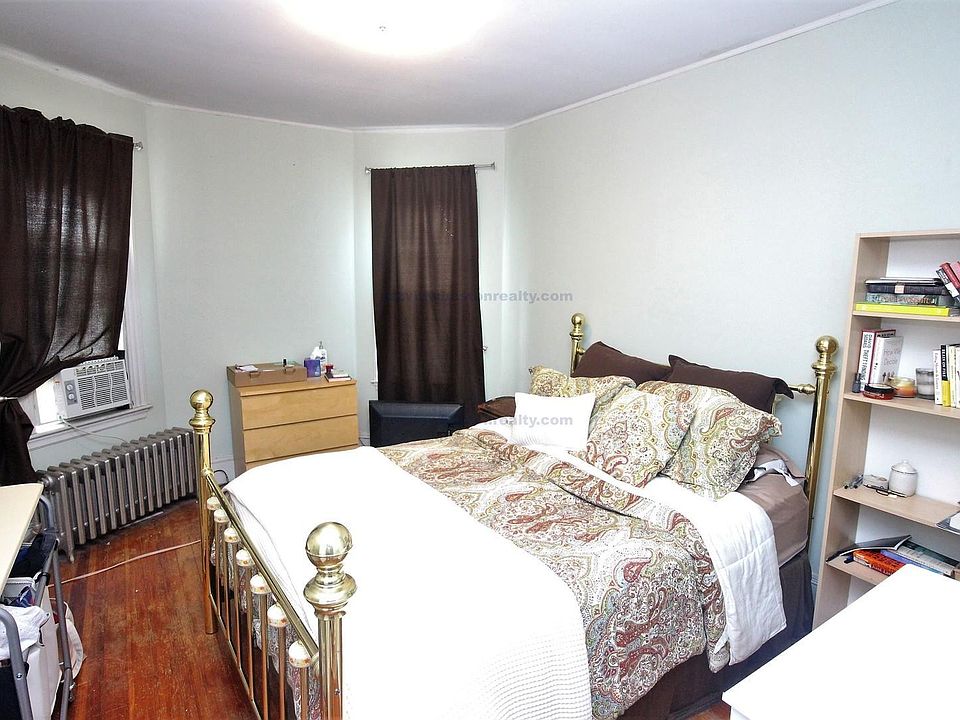 2nd image of 301 N Harvard St #A3