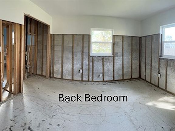 3rd image of 2601 Poinciana Ct