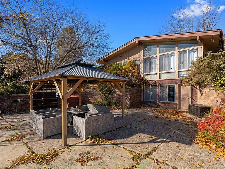 4105 Riverview Dr — Photo 35