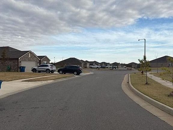 5th image of 695 Foxtail Dr