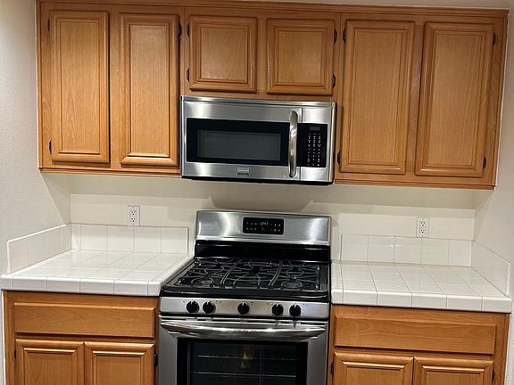 4th image of 291 Riverdale Ct APT 117