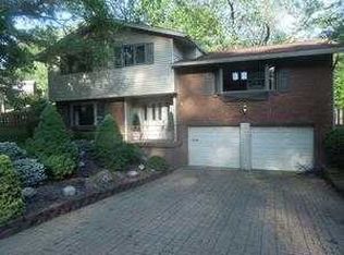 325 Cavan Dr, Pittsburgh, PA