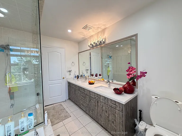 214 McCready Dr — Photo 33