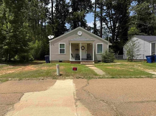 926 Garland St, Camden, AR 71701