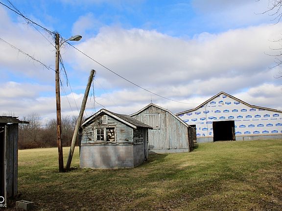 4th image of 5216 W Southport Rd