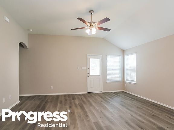 3rd image of 2718 Cold River Dr