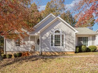 9908 Dunfries Rd, Matthews, NC 28105