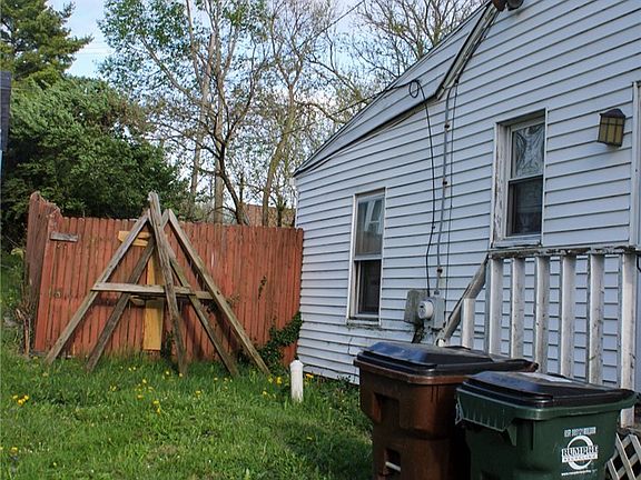 5th image of 591 Kennedy St