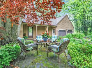 44 Red Fox Ln, Trumbull, CT 06611