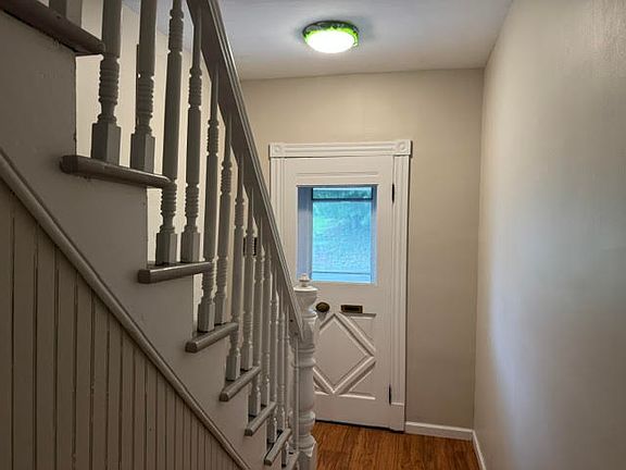 4th image of 69 N Montgomery St Unit 2