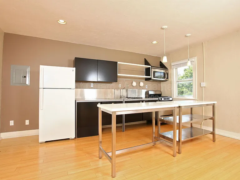 1702 Fairmount St — Photo 18