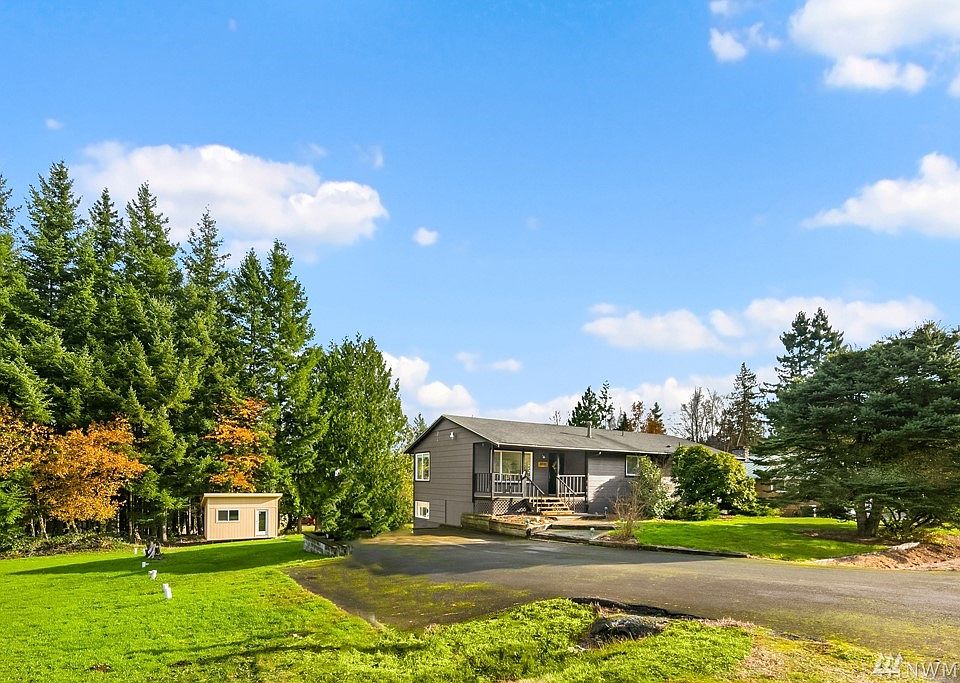 Thoughtfully updated 5 bedroom, 2.5 bath (one full, two 3/4), 2,840sf home with covered front porch, newly built custom shed, and RV parking. Minutes from shopping, downtown Snoqualmie, skiing, fishing, hiking, & I-90.