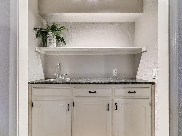 1700 Whispering Creek Dr — Photo 11