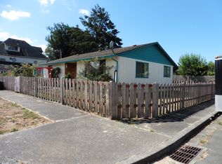 102 5th St, Myrtle Point, OR 97458