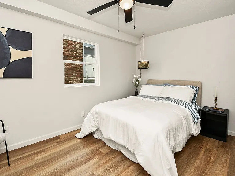 2035 S Florence Ave — Photo 103