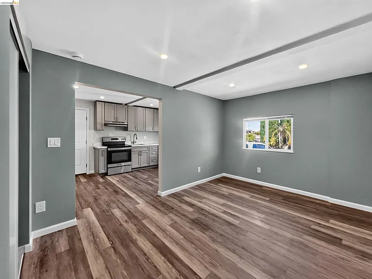 2322 Peachtree Cir #ADU — Photo 11