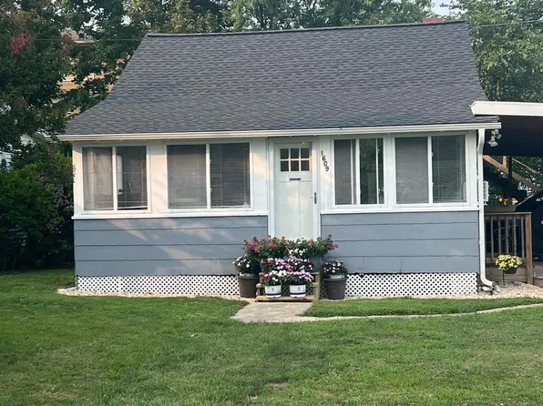 1609 Depriest Dr, Shady Side, MD 20764