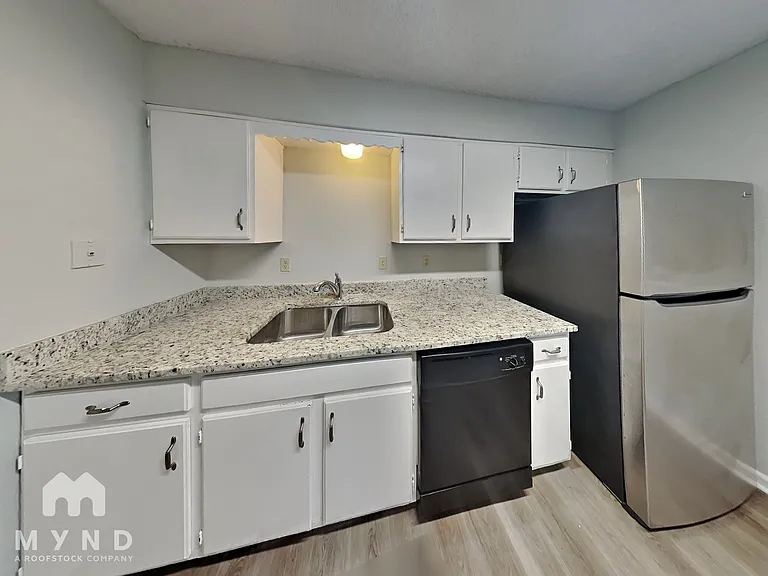 7406 Doncaster Ln — Photo 3