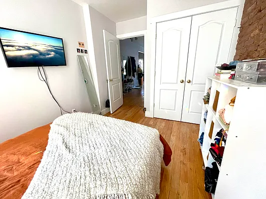 Rented by Evergreen Realty & Investments | media 7