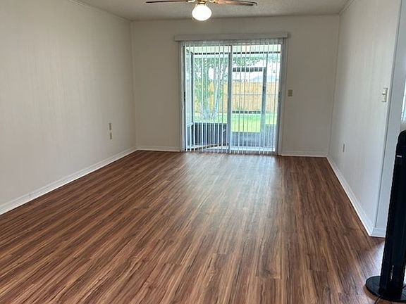 5th image of 1603 SW Saint James Ct