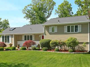 2800 Carr Ct, Yorktown Heights, NY 10598