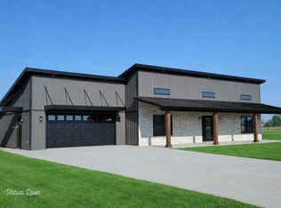 313 Country Ct, Loogootee, IN 47553