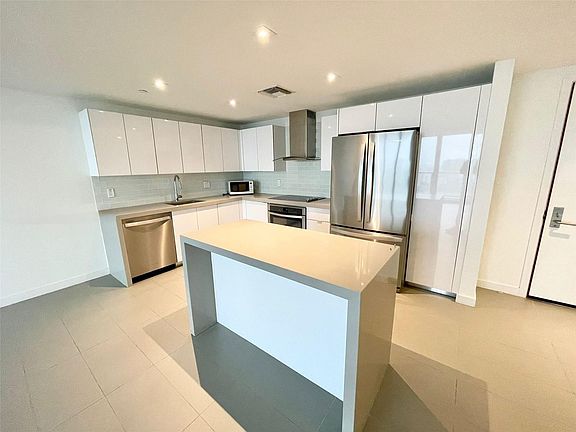 3rd image of 1600 NE 1st Ave APT 3417