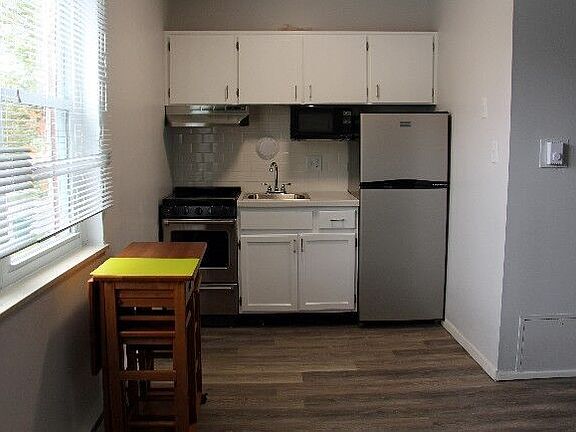 2nd image of 140 N Jameson Ave APT 3